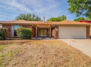 7716 Bermejo Rd, Fort Worth, TX 76112