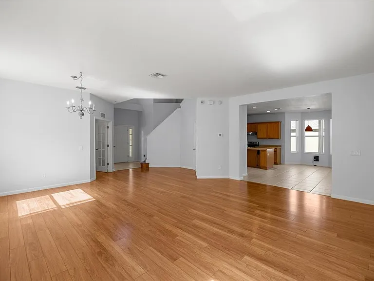 5073 SW 40th Pl — Photo 7