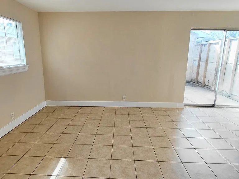 1707 Park St #5 — Photo 3