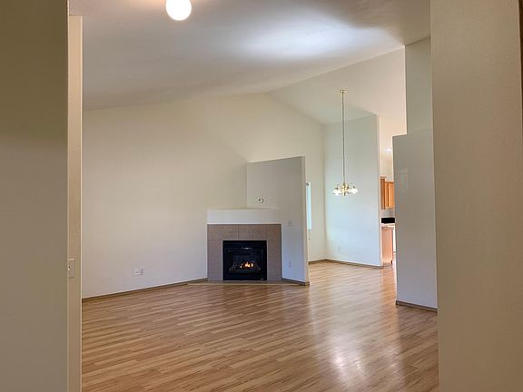 2nd image of 4815 College Ln SE