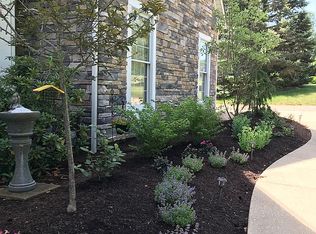 525 High Point Dr, Akron, OH 44321