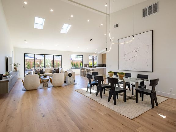 4th image of 423 Flora Vista Ave