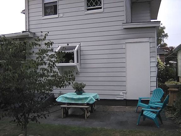 4th image of 62 N Center St
