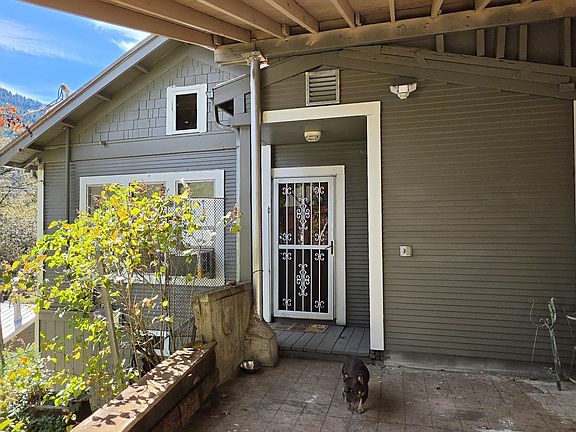 4th image of 6241 & 1/2 Dunsmuir Ave