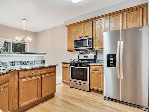4th image of 914 Kings Canyon Dr #4