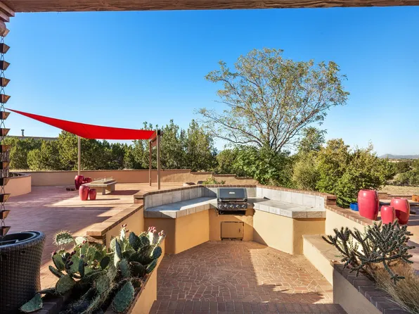 8 Isidro Rd, Santa Fe, NM 87508