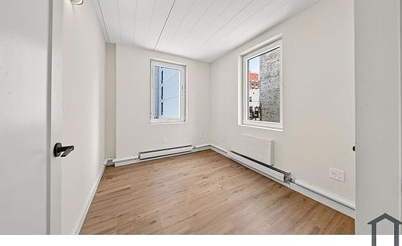 4th image of 1824 Anthony Ave #8-15