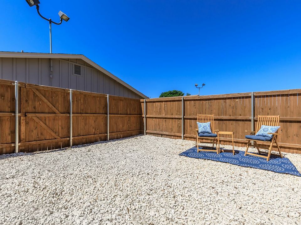 Oak Creek Apartments 5817 22nd St Lubbock TX Zillow