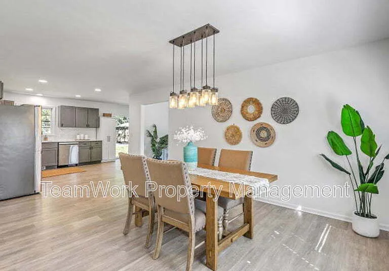 702 N Palmetto St — Photo 8