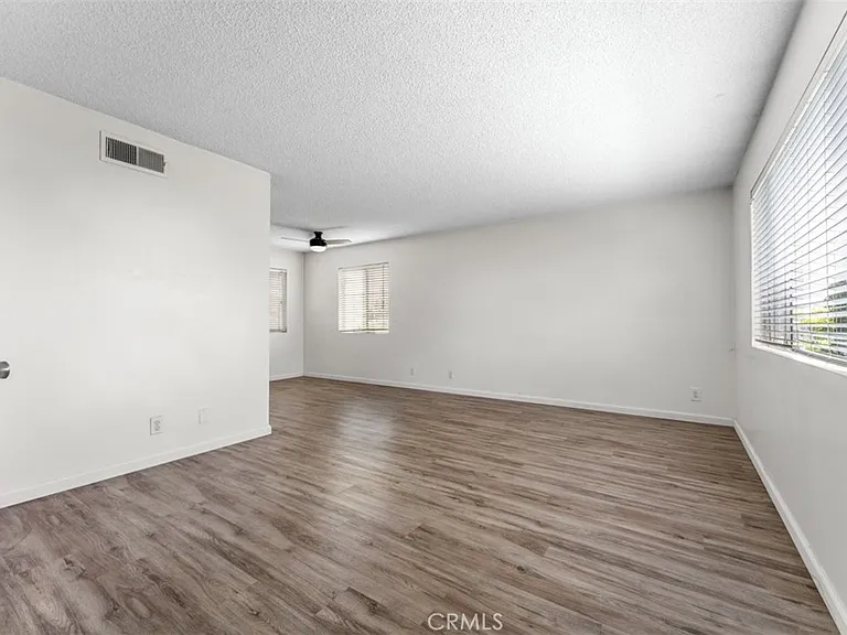 8115 Woolburn Dr — Photo 4