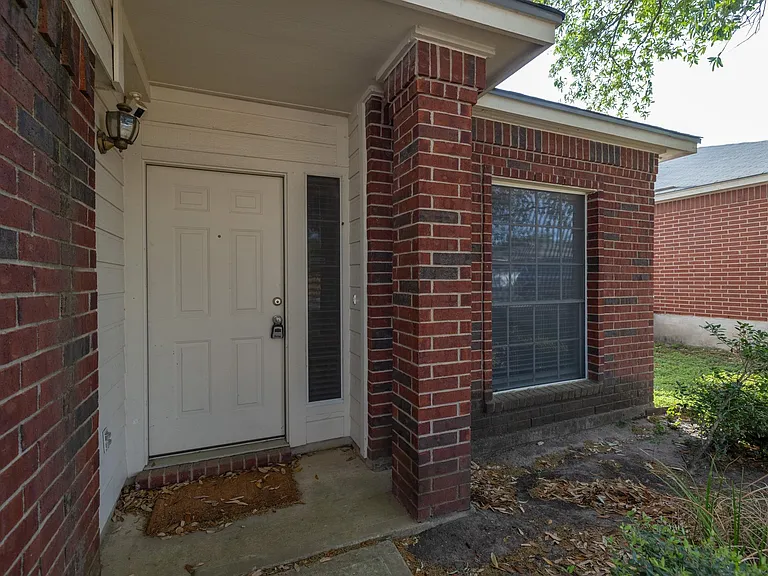 3410 Flowstone Ln — Photo 4
