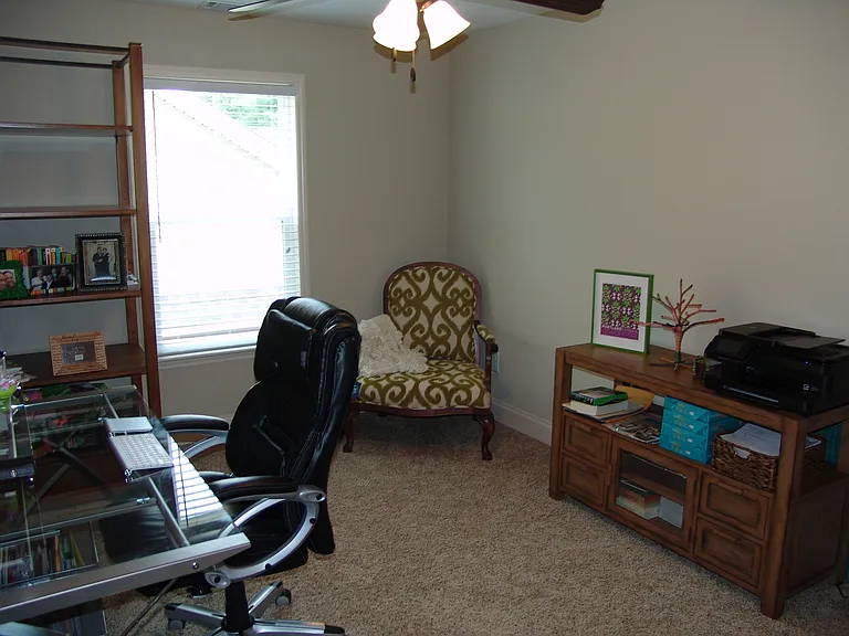 1038 Barrett Dr — Photo 14