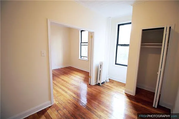 Rented by Siderow Residential Group | media 14