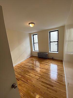 4th image of 524 E 119th St APT 28