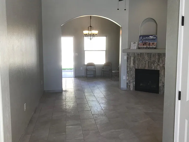 4734 Whitney Pl — Photo 2