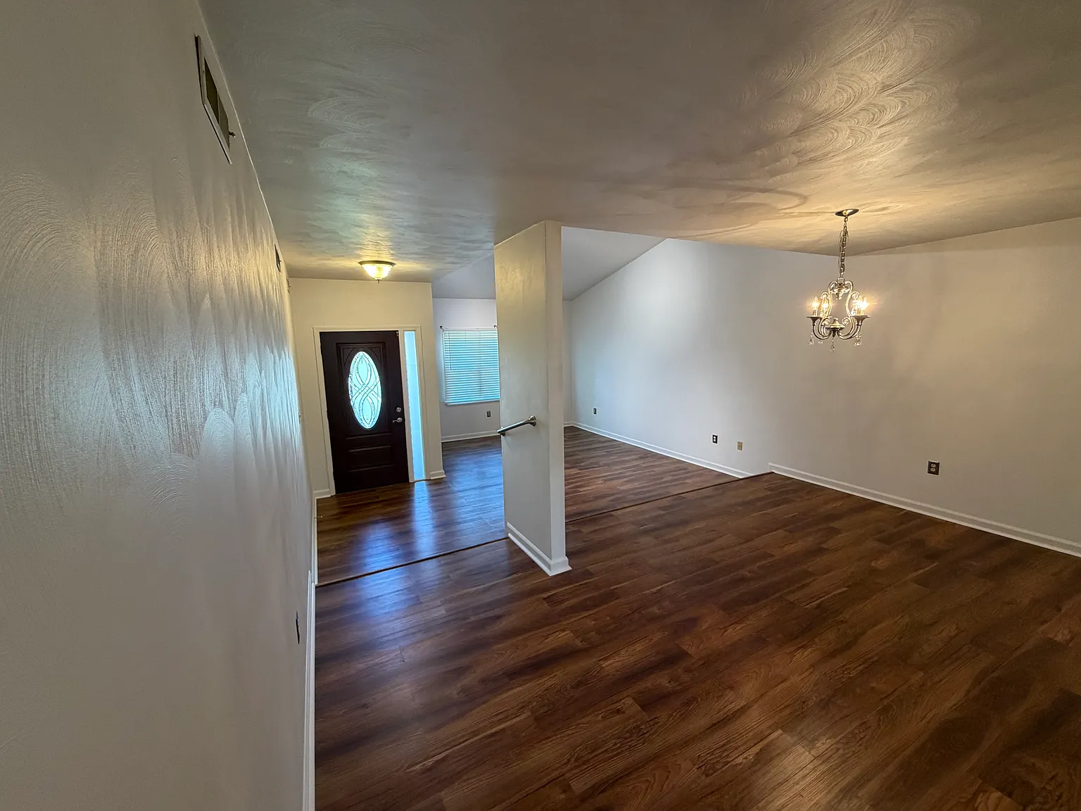 2 bed, 1.5 bath, 1461 sqft, $1,800 — Photo 3