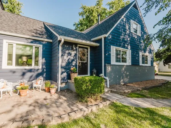 3872 N Skippy Dr, Decatur, IL 62526