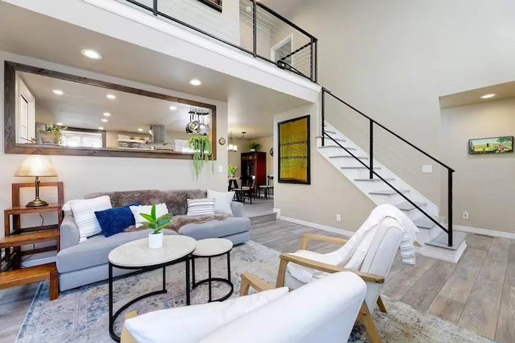 3 bed, 1460 sqft, $6,250 — Photo 1