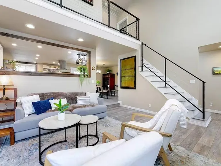 3146 N Maywood Ave — Photo 1