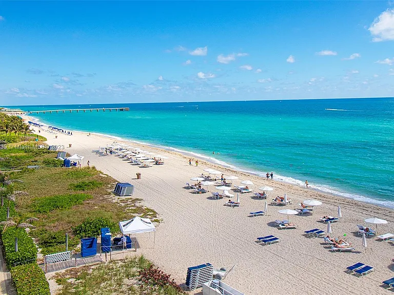 15901 Collins Ave #25F — Photo 3