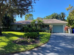811 Cypress Grove Ln #V-66, Pompano Beach, FL 33069