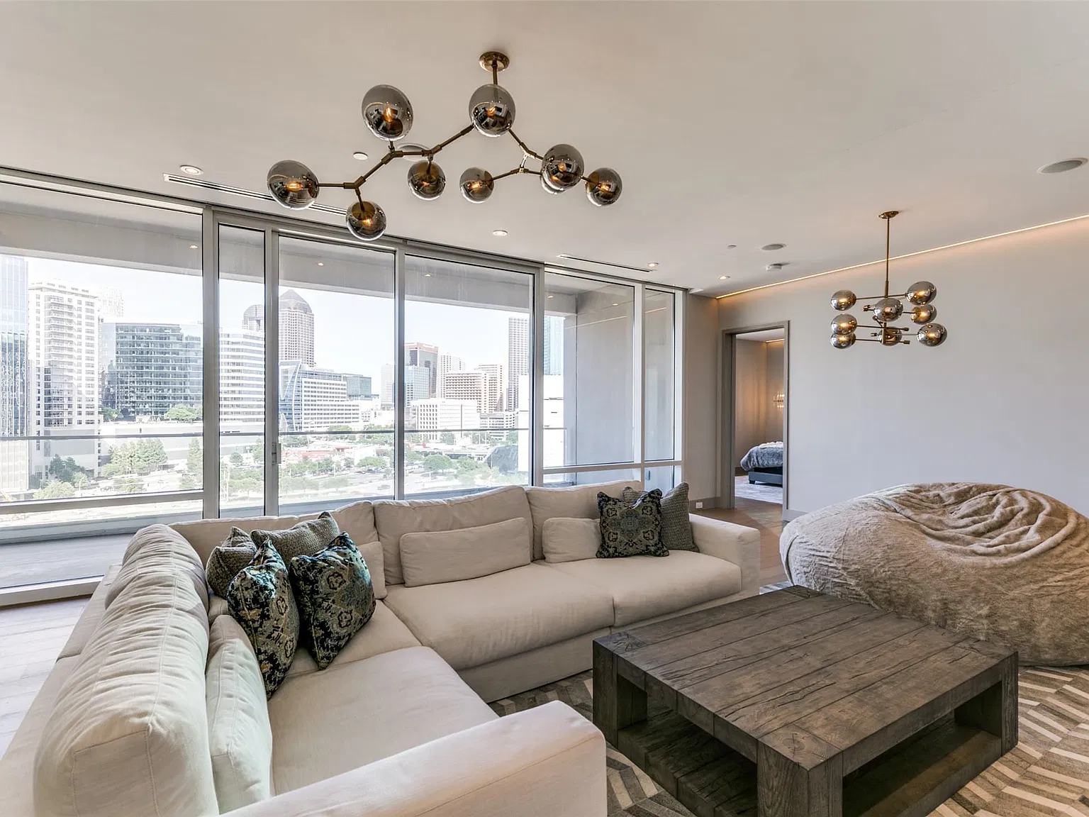 2 bed, 2.5 bath, 1755 sqft, $9,000 — Photo 2