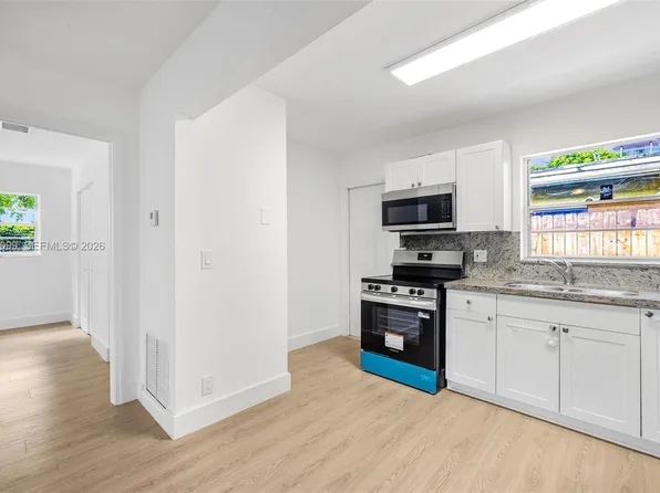 2033 Dewey St, Hollywood, FL 33020