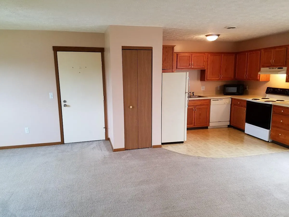 2 bed, 800 sqft, $785 — Photo 4
