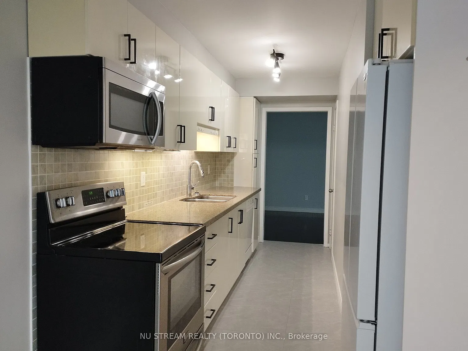 4 bed, $4,800 — Photo 3