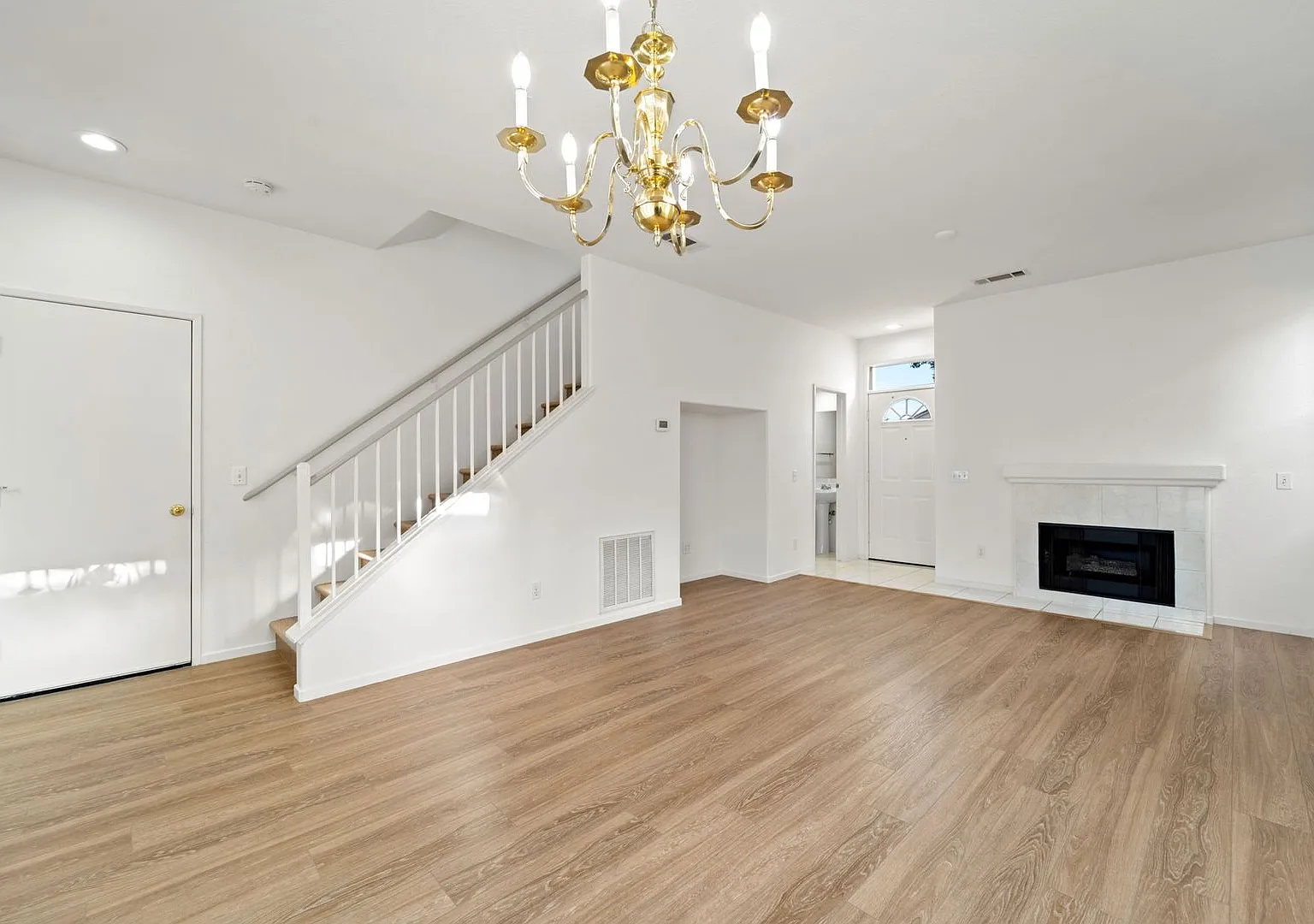 Beautiful Mira Mesa Home! — Photo 4