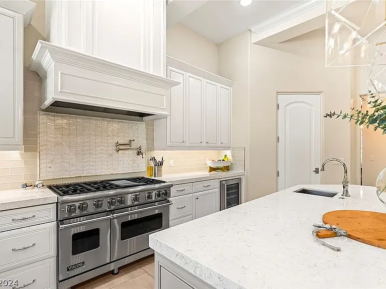 18 Castle Oaks Ct — Photo 9
