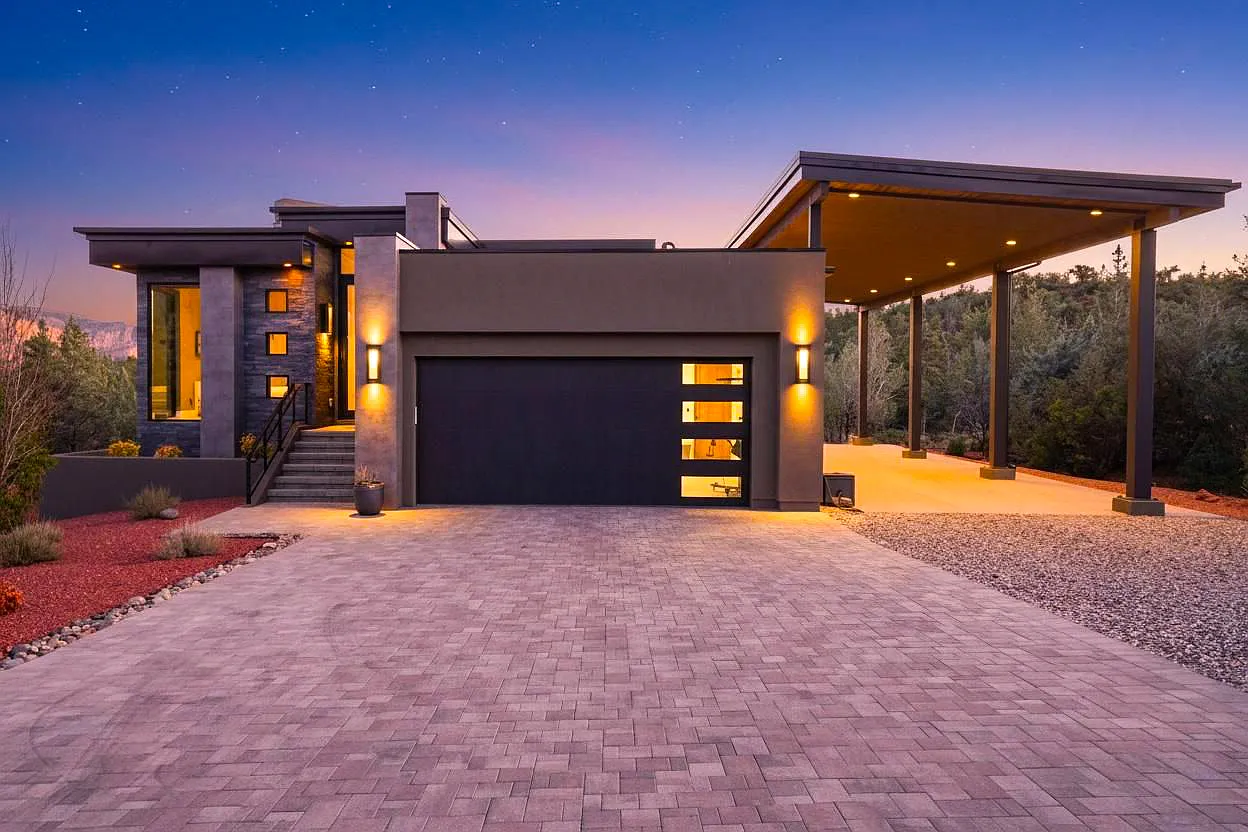 6 bed, 3580 sqft, $40,000 — Photo 3