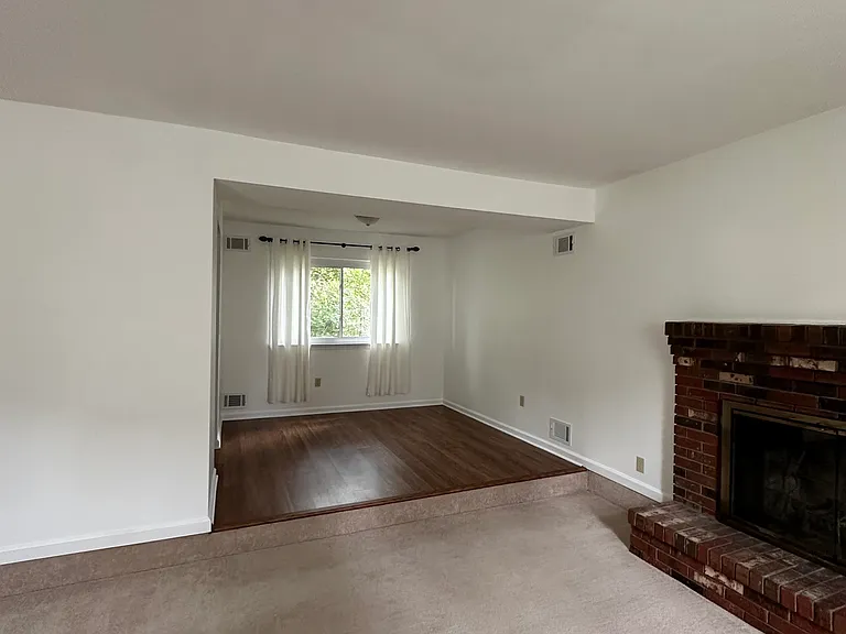 15 Linden Ln — Photo 3