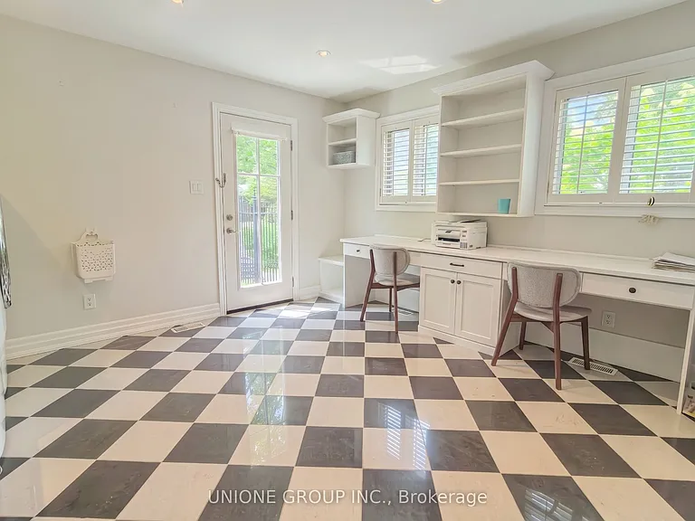 1454 Oakhill Dr — Photo 17