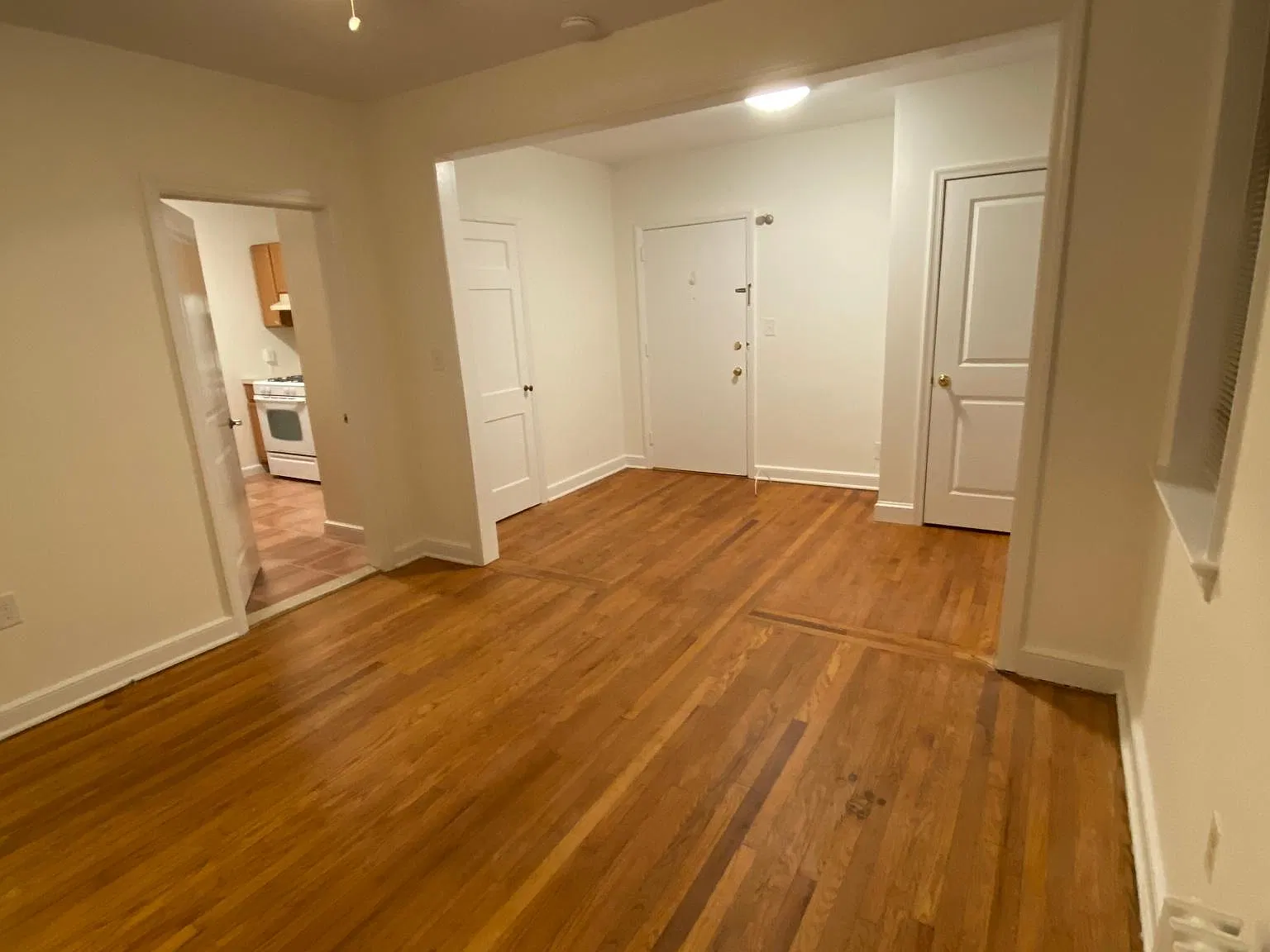 Studio, 425 sqft, $1,850 — Photo 4