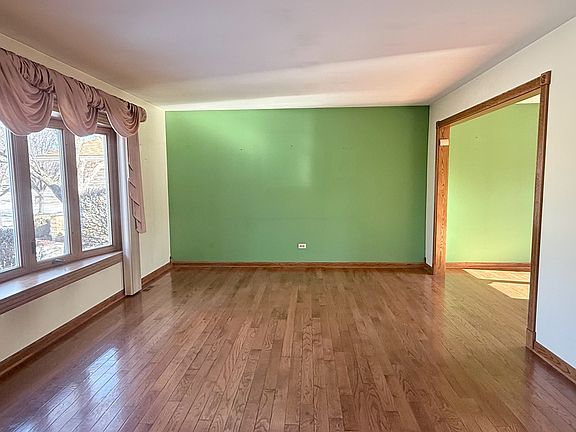5th image of 7745 Woodstock Dr