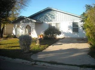 212 N Espana Dr, Laredo, TX 78043