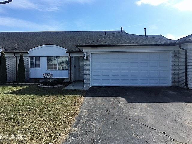 1st image of 742 Country Club Dr