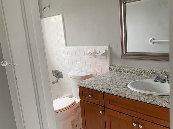 2nd image of 5141 NE 18th Ave APT 1