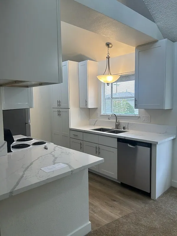 1 bed, 600 sqft, $1,895 — Photo 2