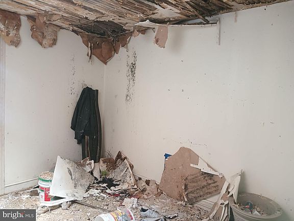 4th image of 1830 N Chapel St