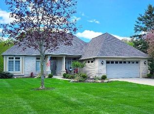 1698 Oakleigh Woods Dr NW #7, Grand Rapids, MI 49504