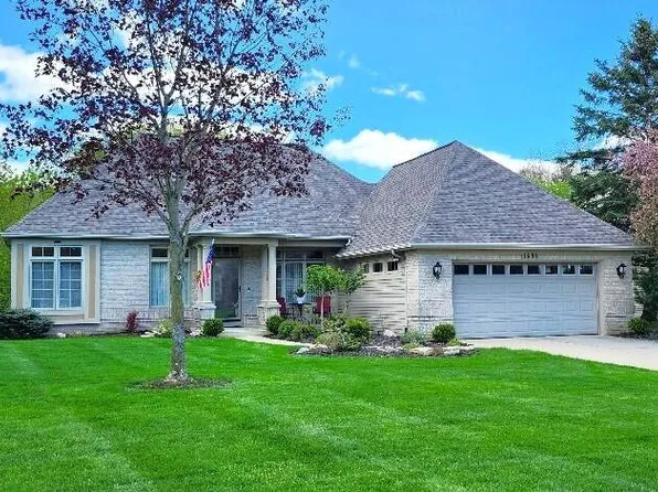 1698 Oakleigh Woods Dr NW #7, Grand Rapids, MI 49504