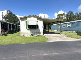 5825 Windtree Dr, Zephyrhills, FL 33541