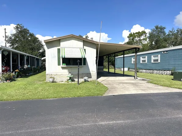 5825 Windtree Dr, Zephyrhills, FL 33541
