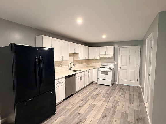2nd image of 515 Bergen Blvd #B