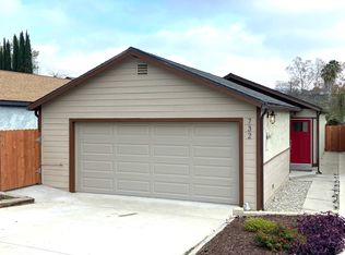 732 Hodencamp Rd, Thousand Oaks, CA 91360