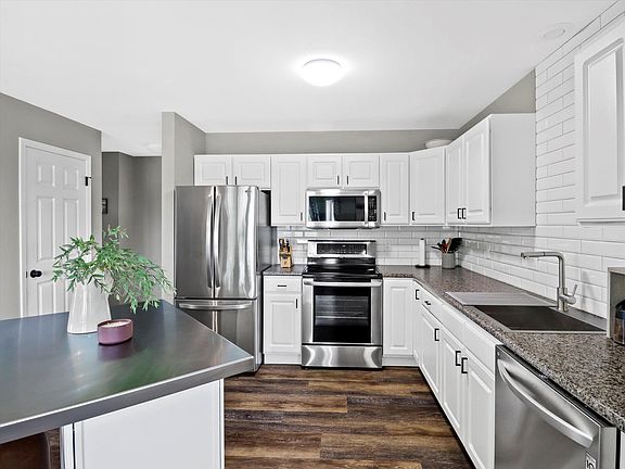 4th image of 810 Herndon Dr APT 3