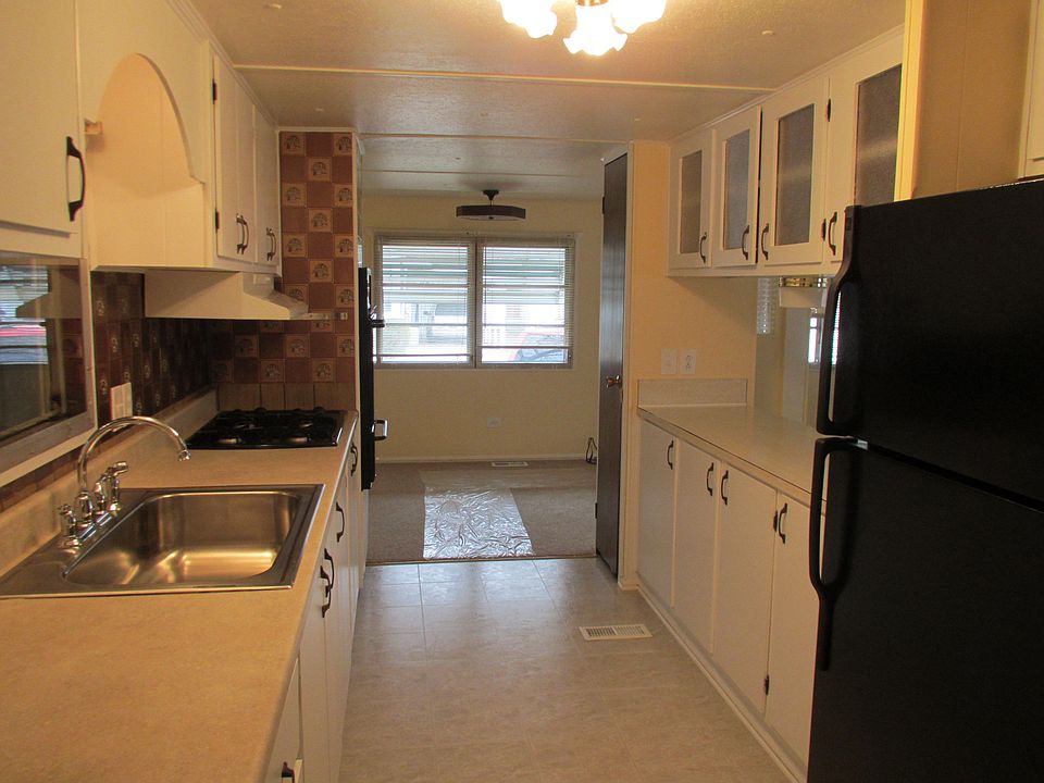 2nd image of 1142 Candlewood Rd