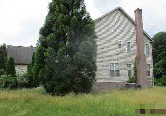 2nd image of 2105 Sparks Ct